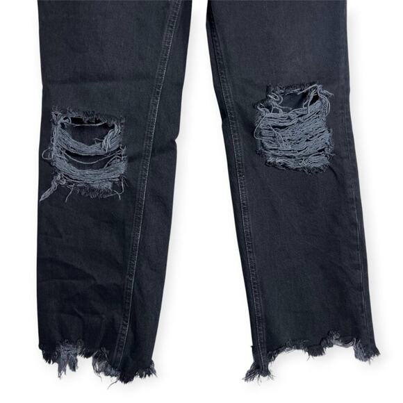 We The Free People Busted Knee Cropped Jean SIZE 26 Distressed Frayed Button Fly - Picture 9 of 13